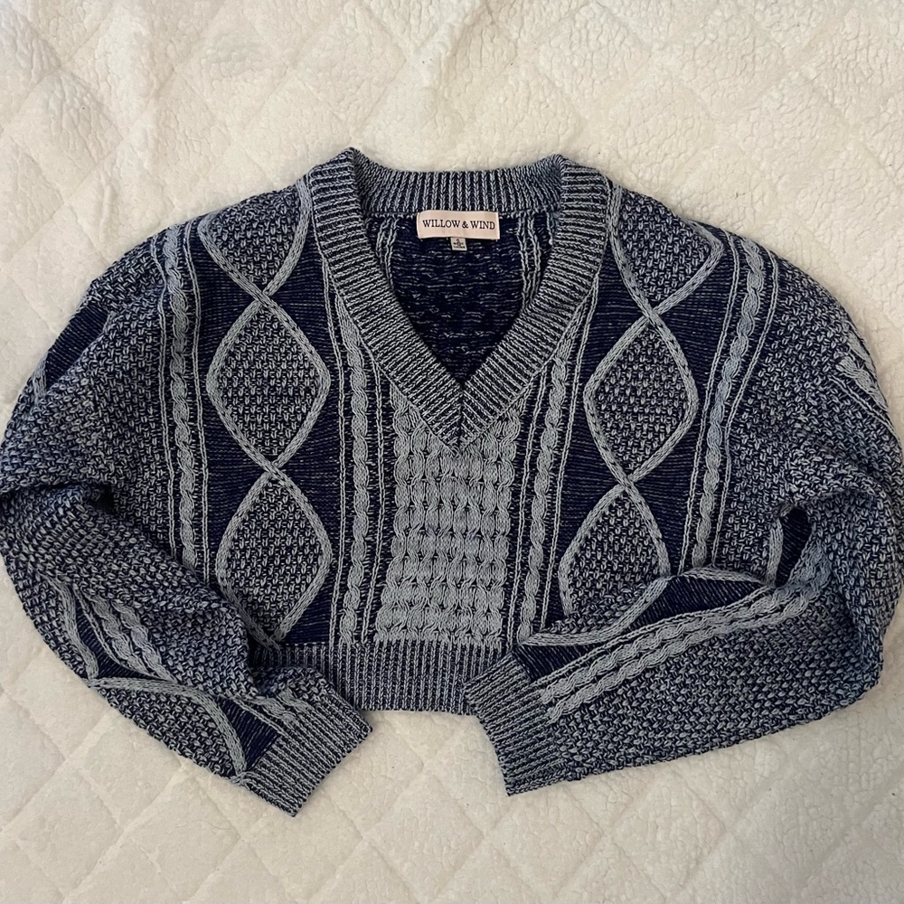 Cropped sweater 
Never worn 
Size S